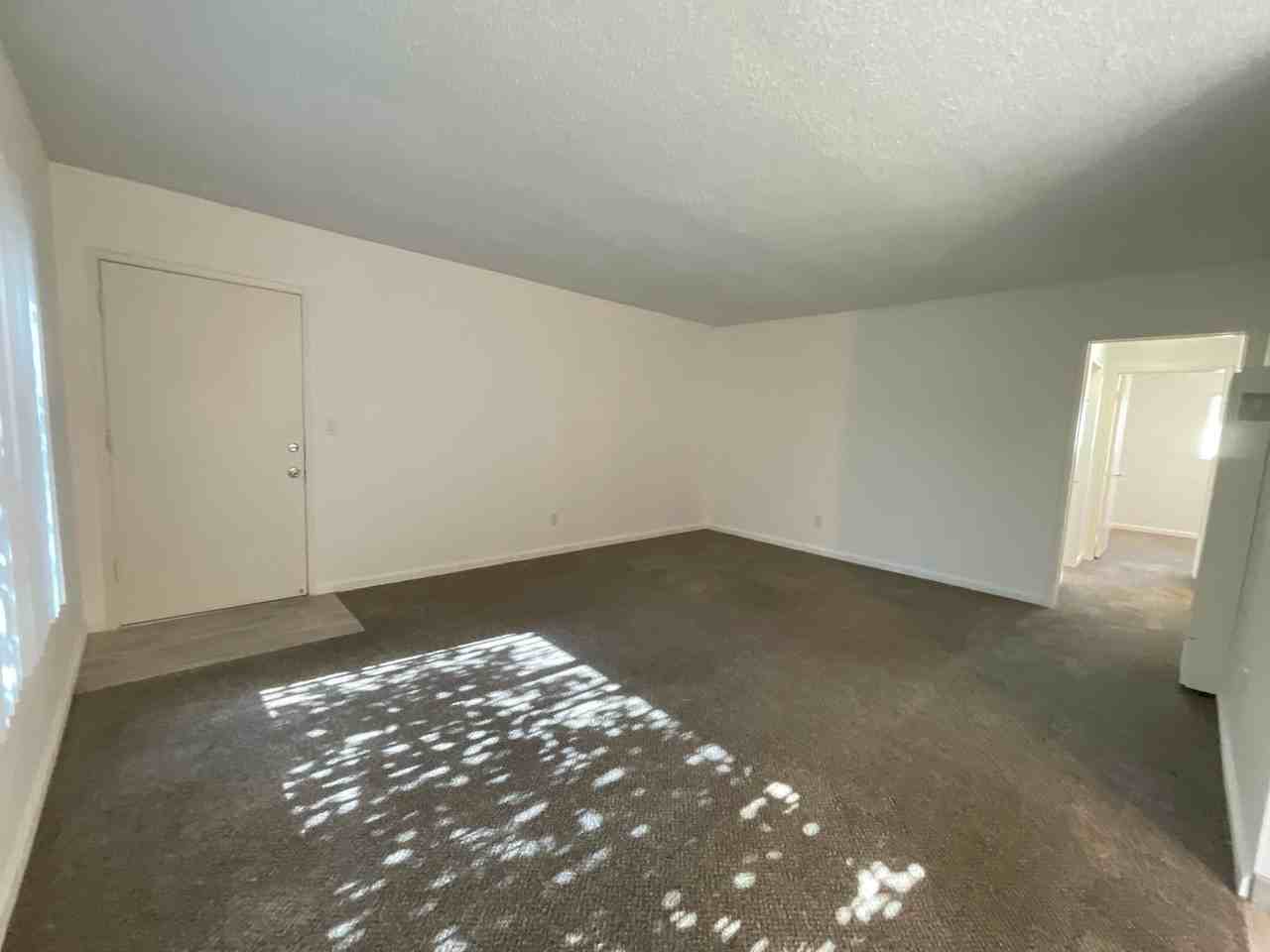126 E Wilken Way - Photo 4 of 22