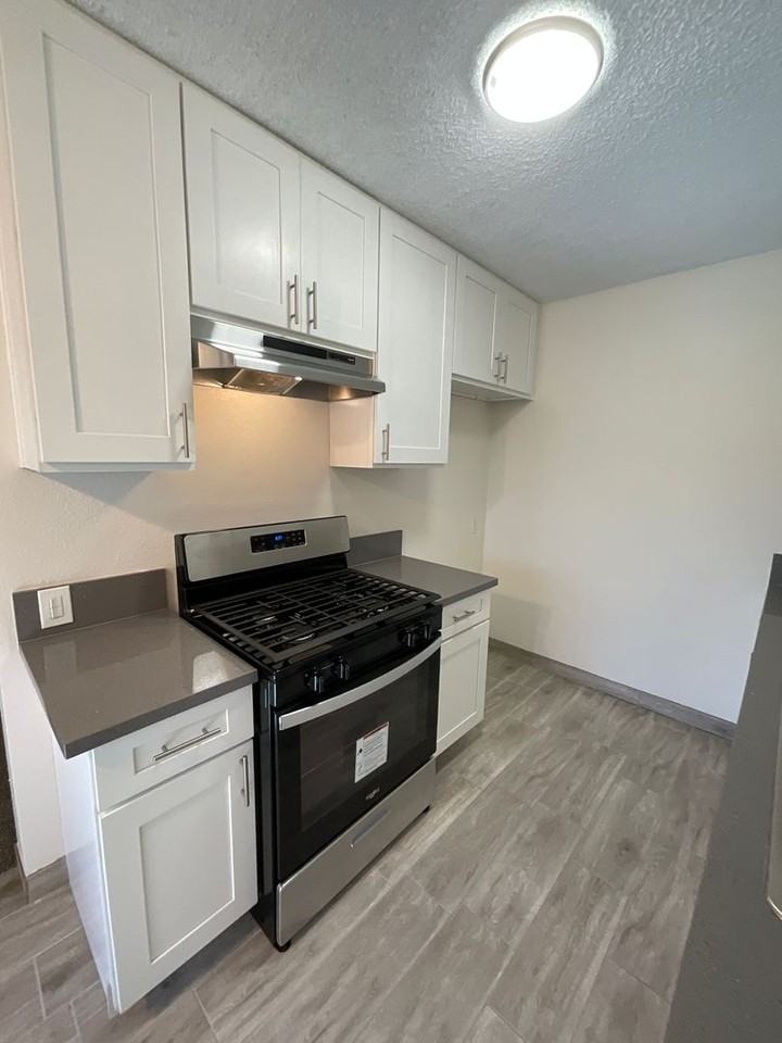126 E Wilken Way - Photo 7 of 22