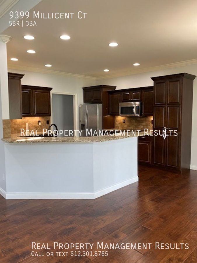 9399 Millicent Ct - Photo 7 of 36