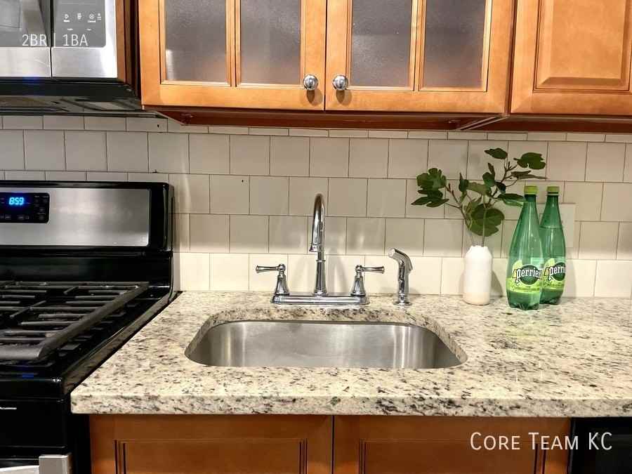 4419 Roanoke Pkwy Kansas City MO #4439-2S - Photo 5 of 10