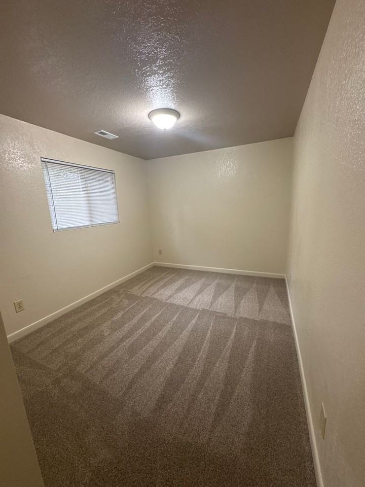 75 75 E 860 S-4 #4 - Photo 6 of 15