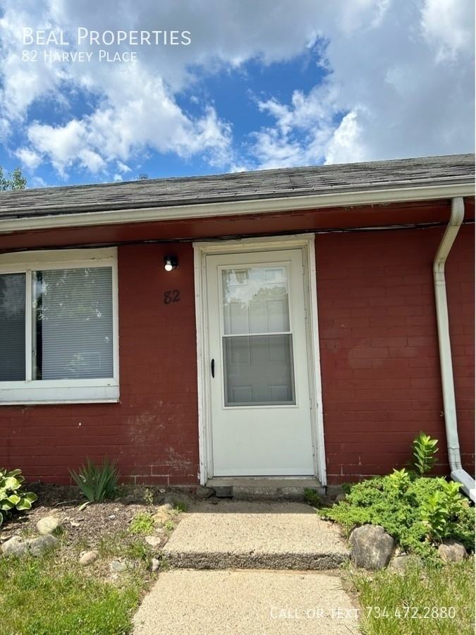 82 Harvey Pl - Photo 4 of 14