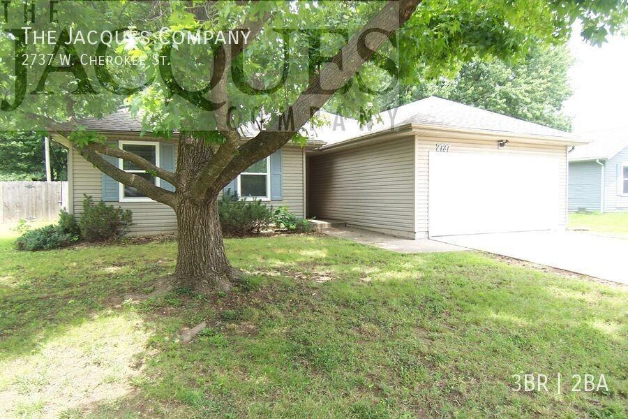 2737 W Cherokee St - Photo 2 of 14