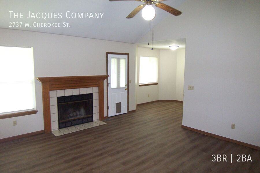 2737 W Cherokee St - Photo 5 of 14