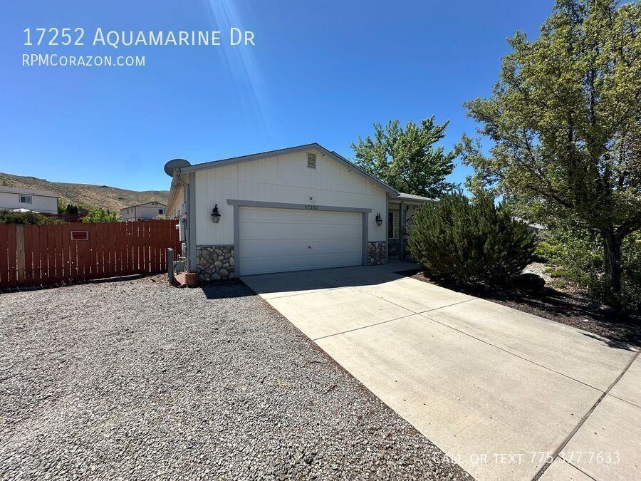 17252 Aquamarine Dr - Photo 3 of 39