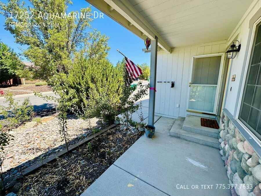 17252 Aquamarine Dr - Photo 4 of 39