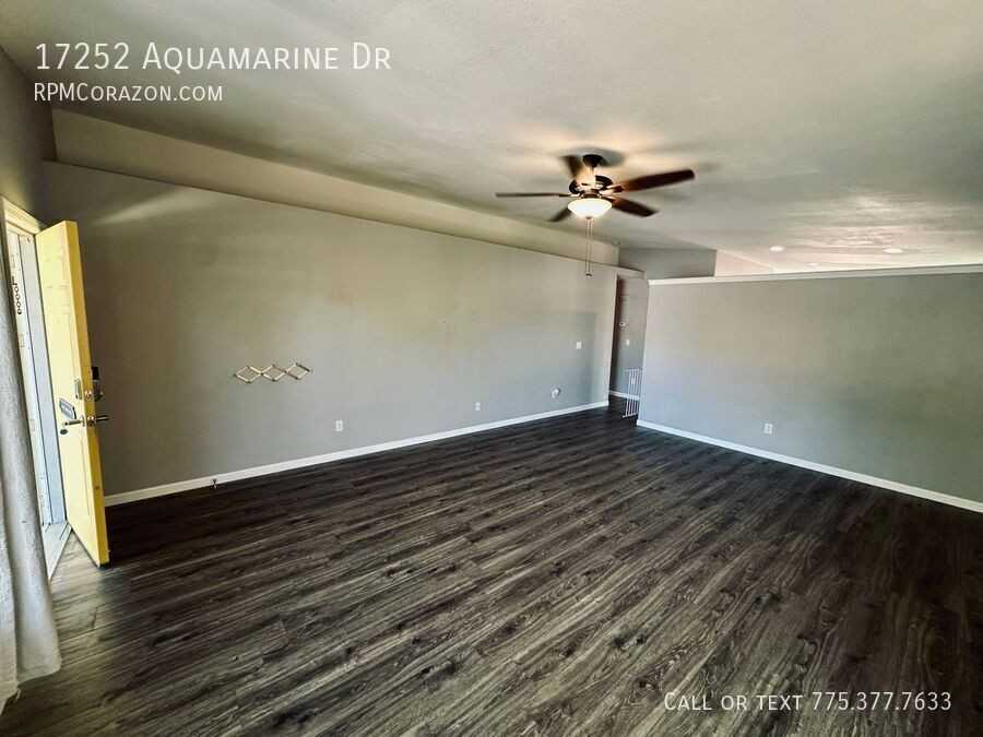 17252 Aquamarine Dr - Photo 6 of 39