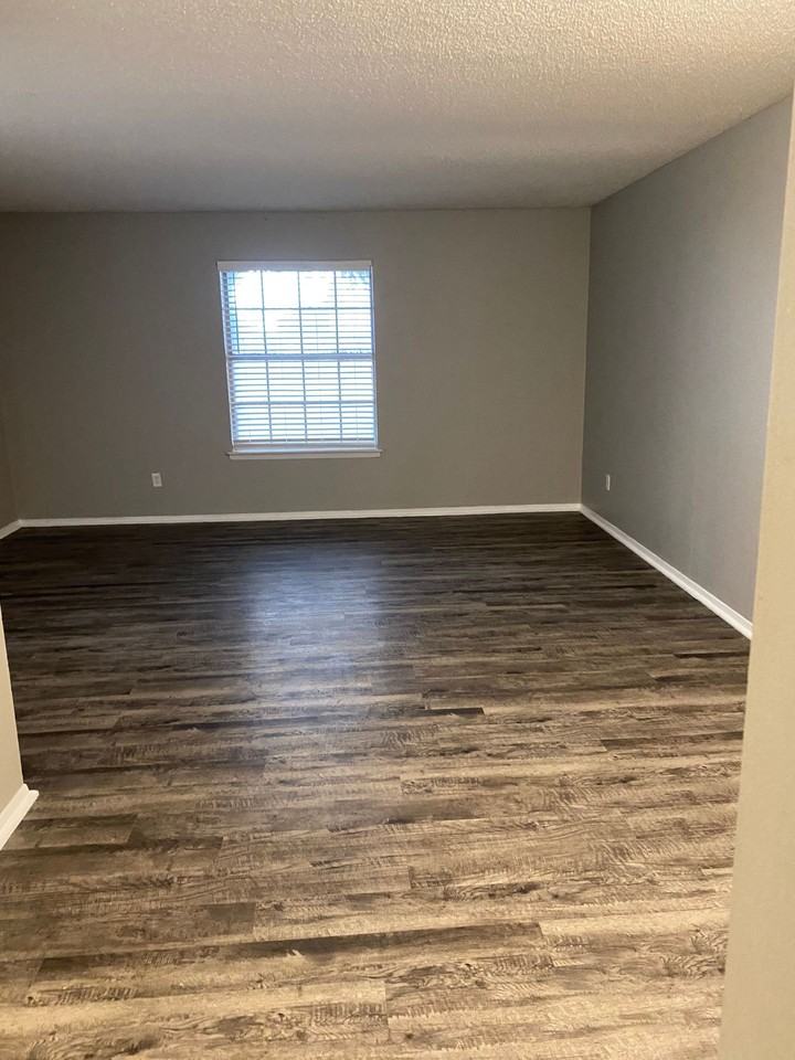 Cedar Creek Apartments - Photo 3 of 5