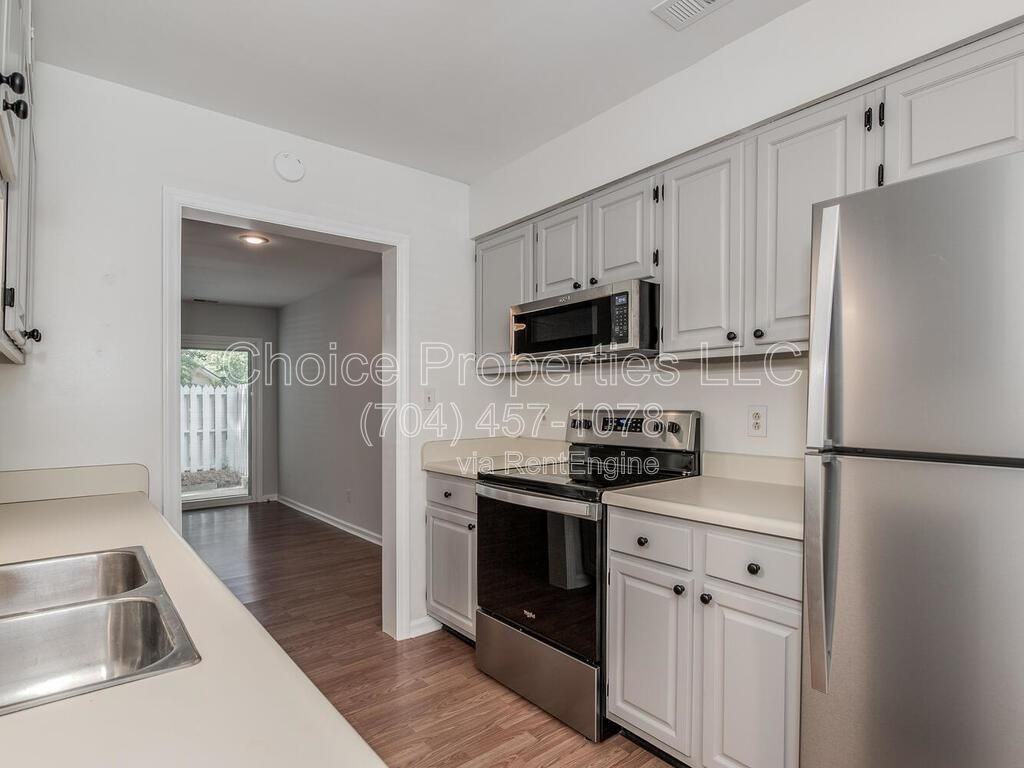 2704 New Hamlin Way - Photo 4 of 28