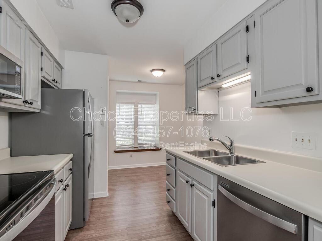2704 New Hamlin Way - Photo 5 of 28