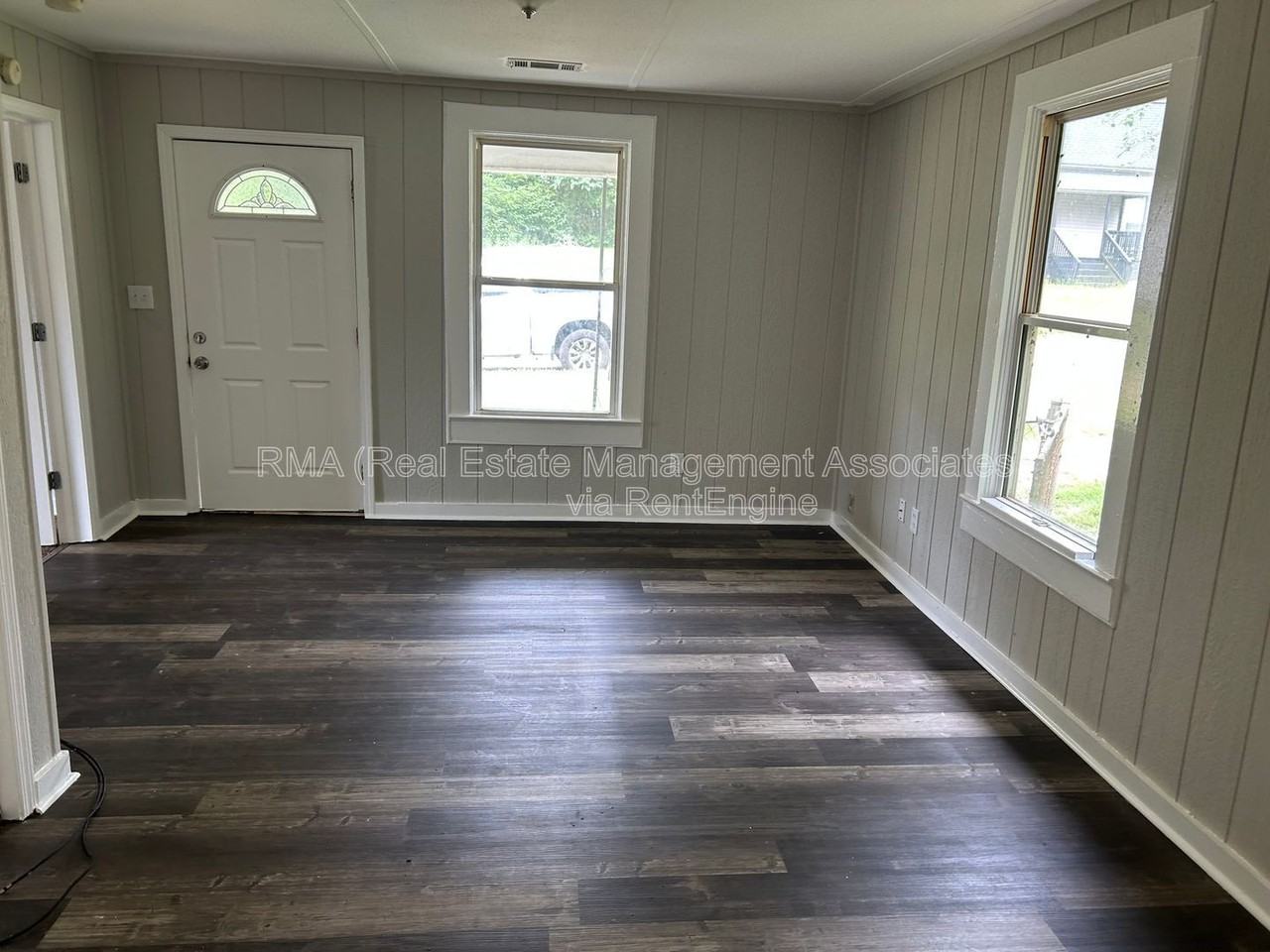 32A Plum St - Photo 2 of 8