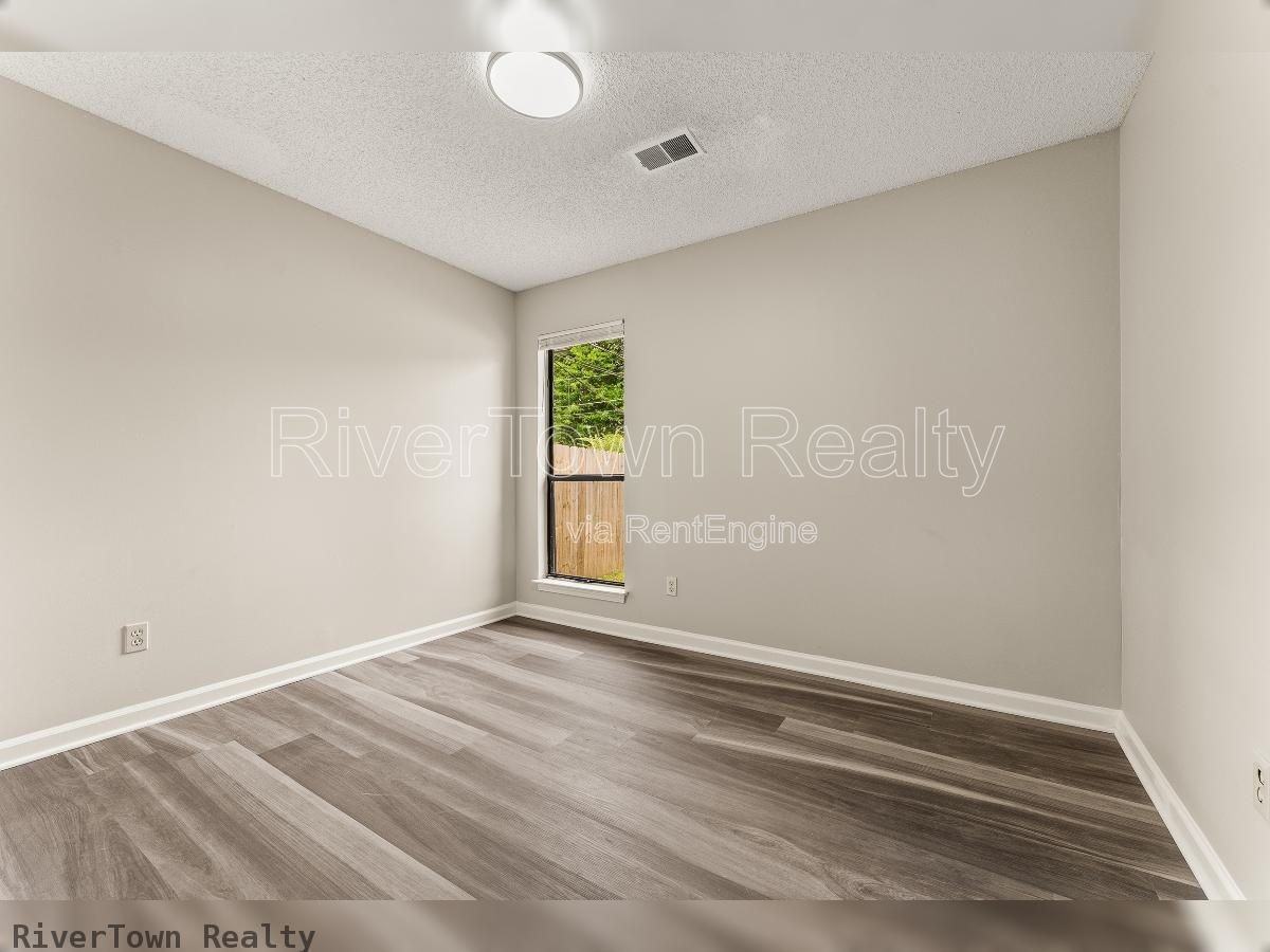 4585 Berrypick Ln S - Photo 5 of 20