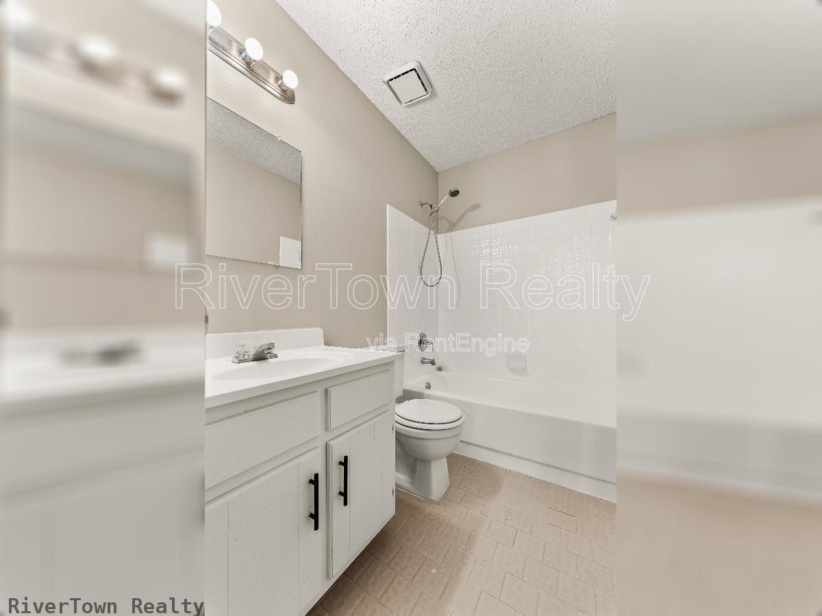 4585 Berrypick Ln S - Photo 7 of 20