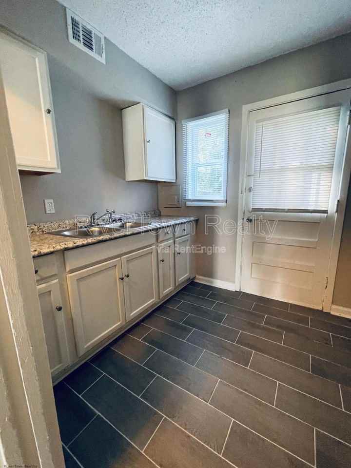 3089 Waynoka Ave #1 - Photo 7 of 9
