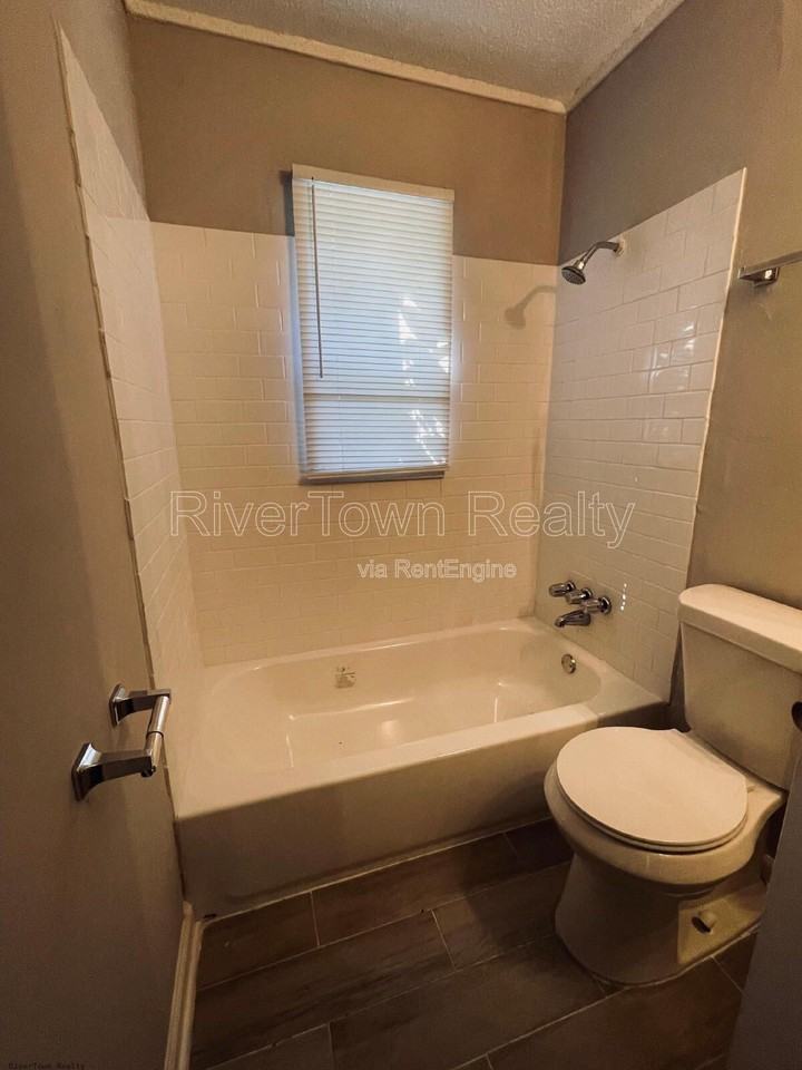 3089 Waynoka Ave #1 - Photo 3 of 9
