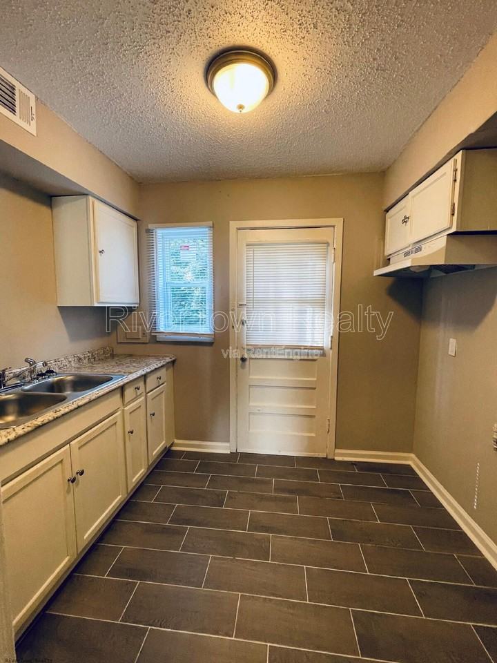 3089 Waynoka Ave #1 - Photo 6 of 9