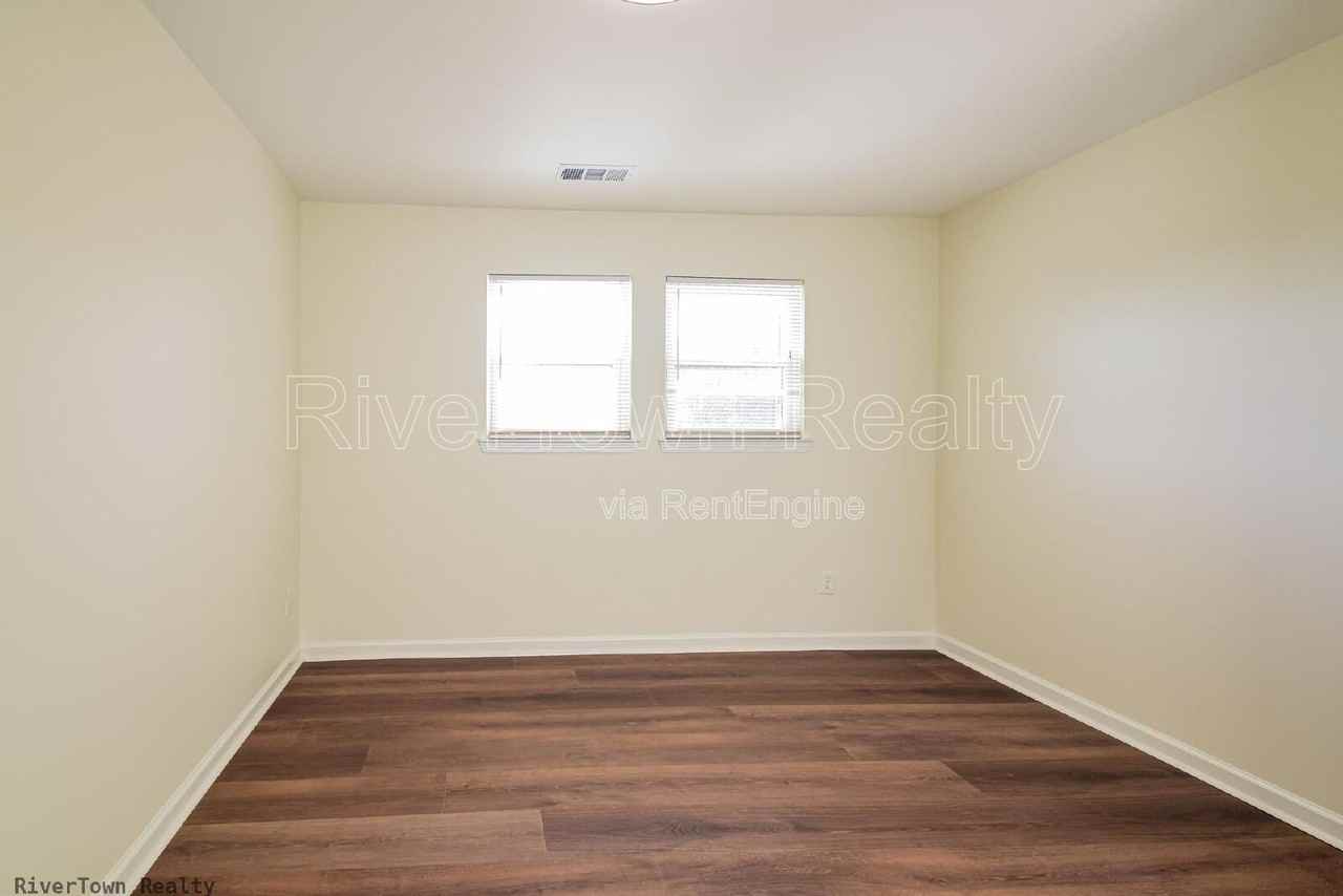 277 S Mount Pleasant Rd - Photo 3 of 13