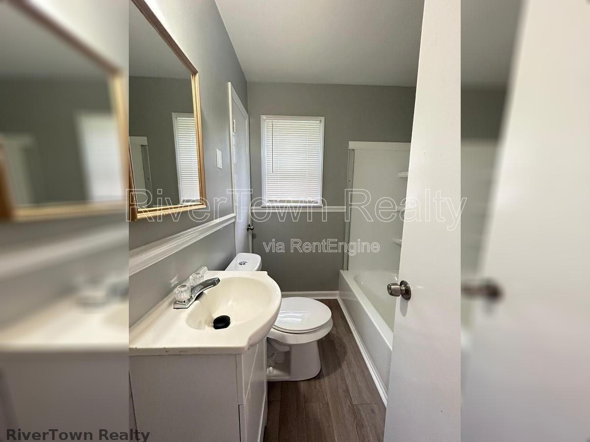 1048 Maria St - Photo 5 of 13