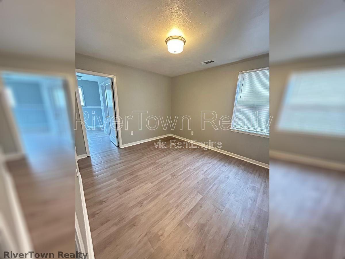 1048 Maria St - Photo 7 of 13