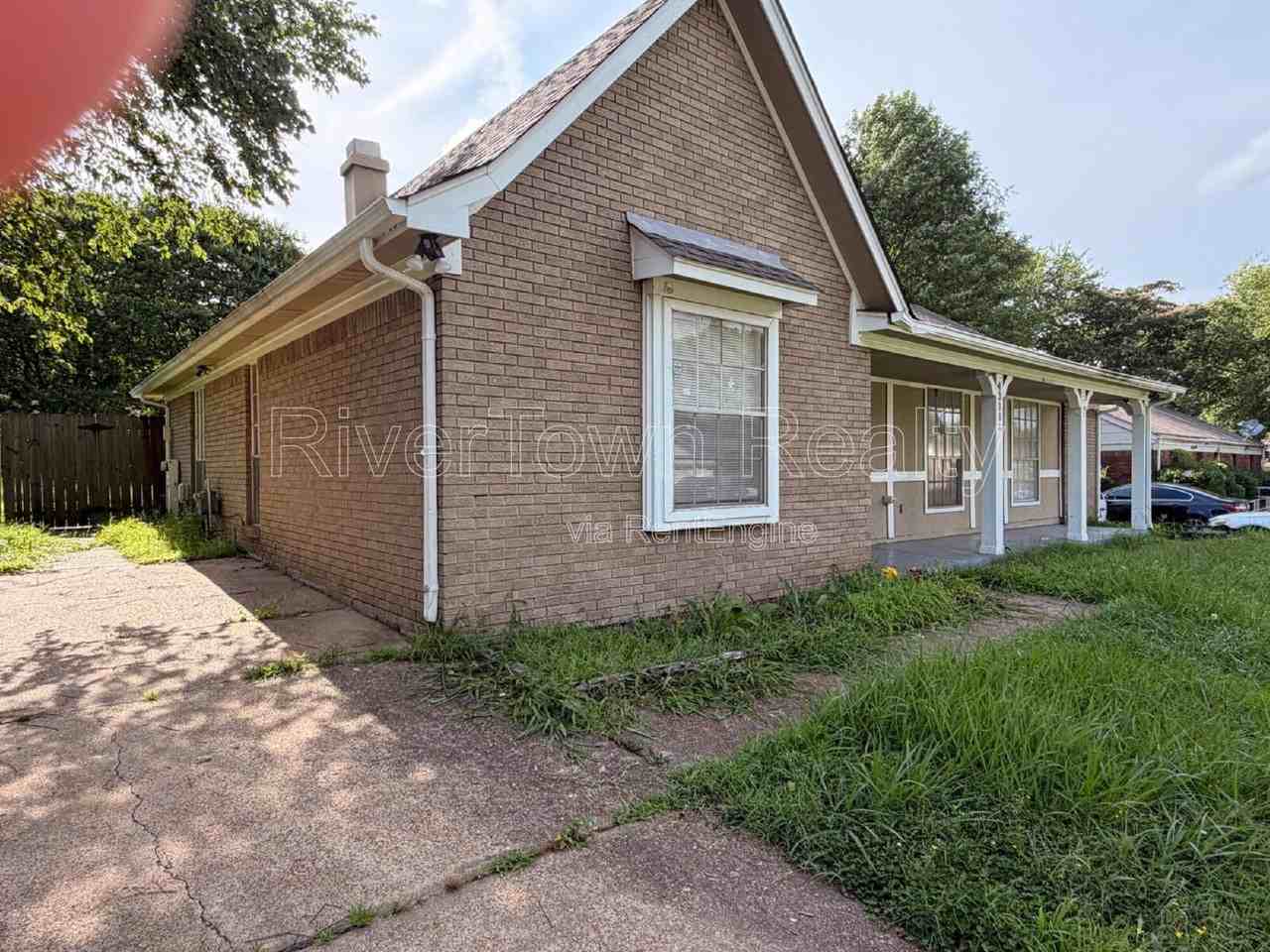 4311 Springwind Rd - Photo 3 of 17