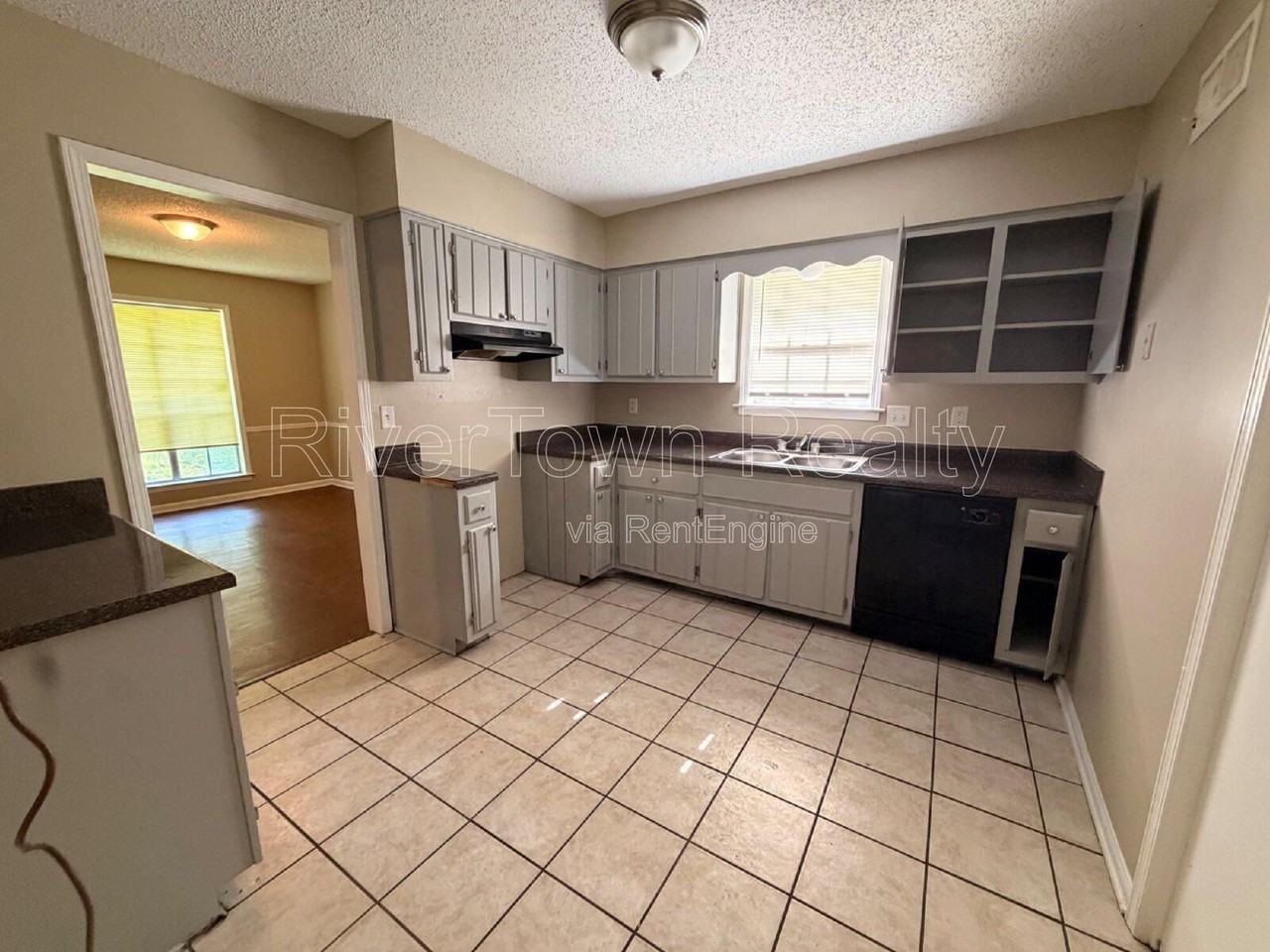 4311 Springwind Rd - Photo 7 of 17