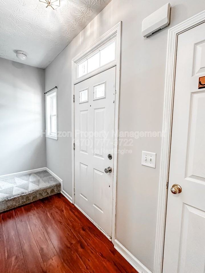 19 Pearl Chambers Dr - Photo 3 of 24