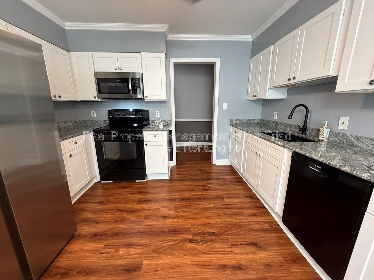 905 Old Winston Rd - Photo 4 of 25