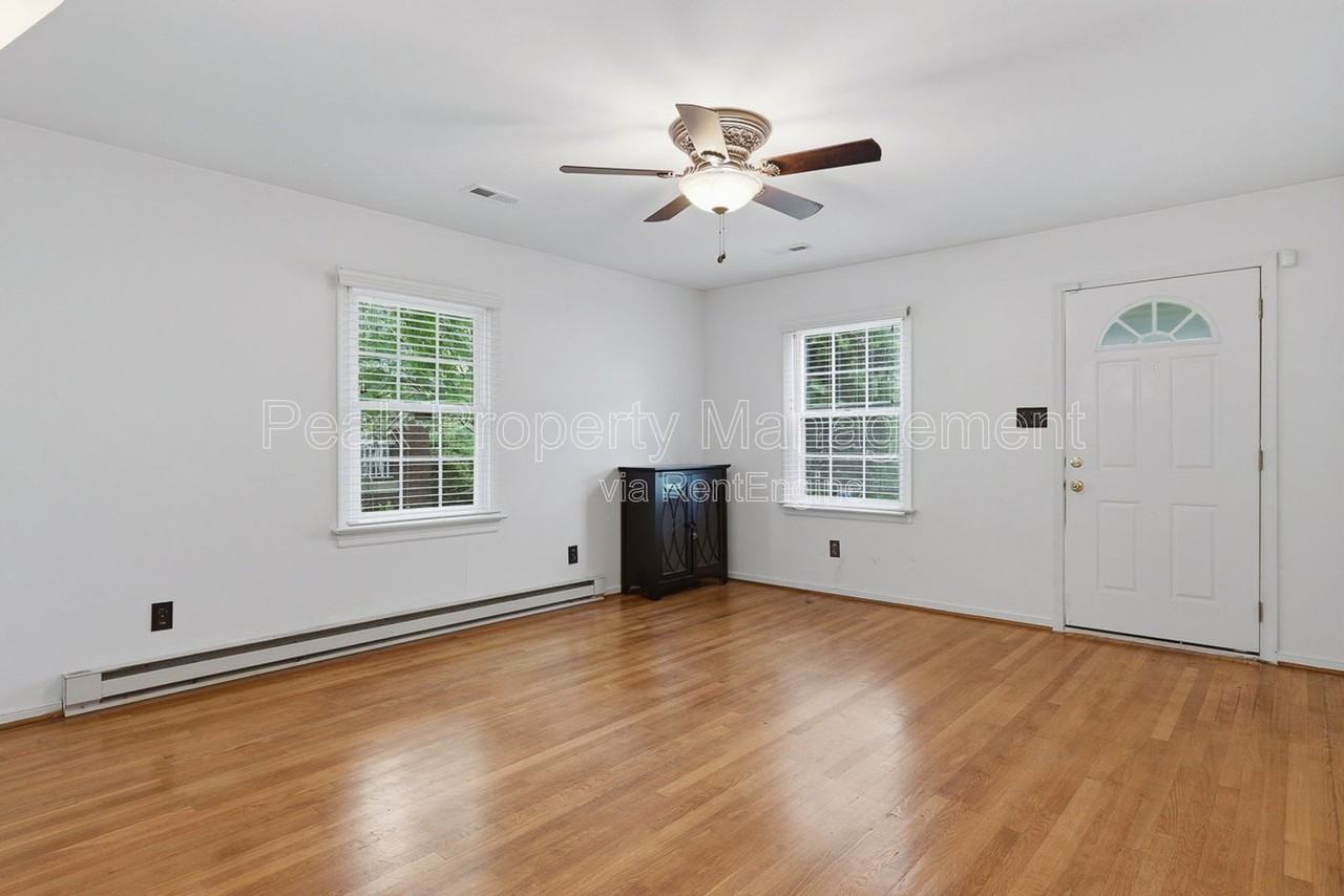 3322 Woodrow Ave - Photo 4 of 19