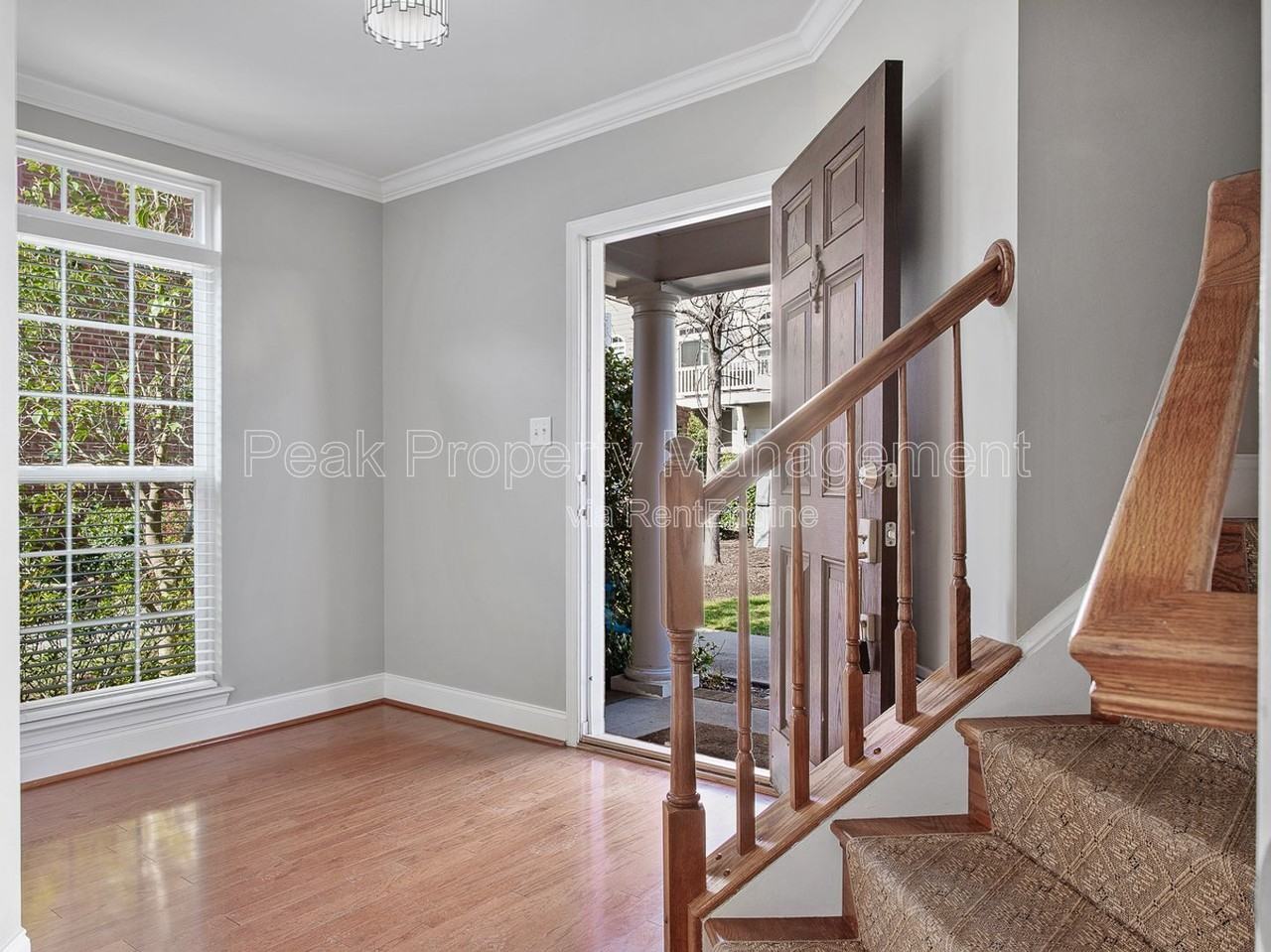 3823 Maher Mnr - Photo 5 of 33