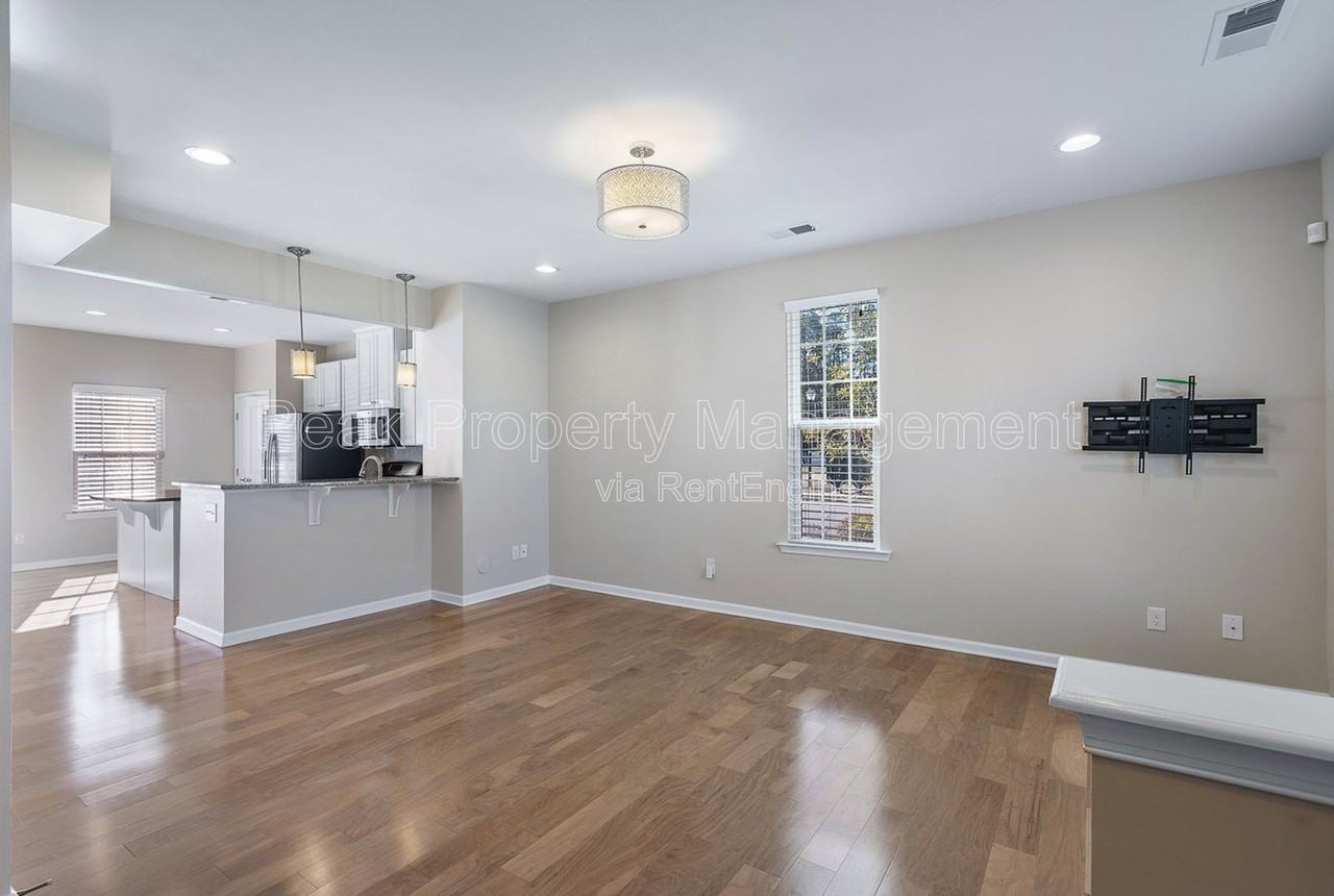 11323 Sadler Walk Ln - Photo 6 of 31