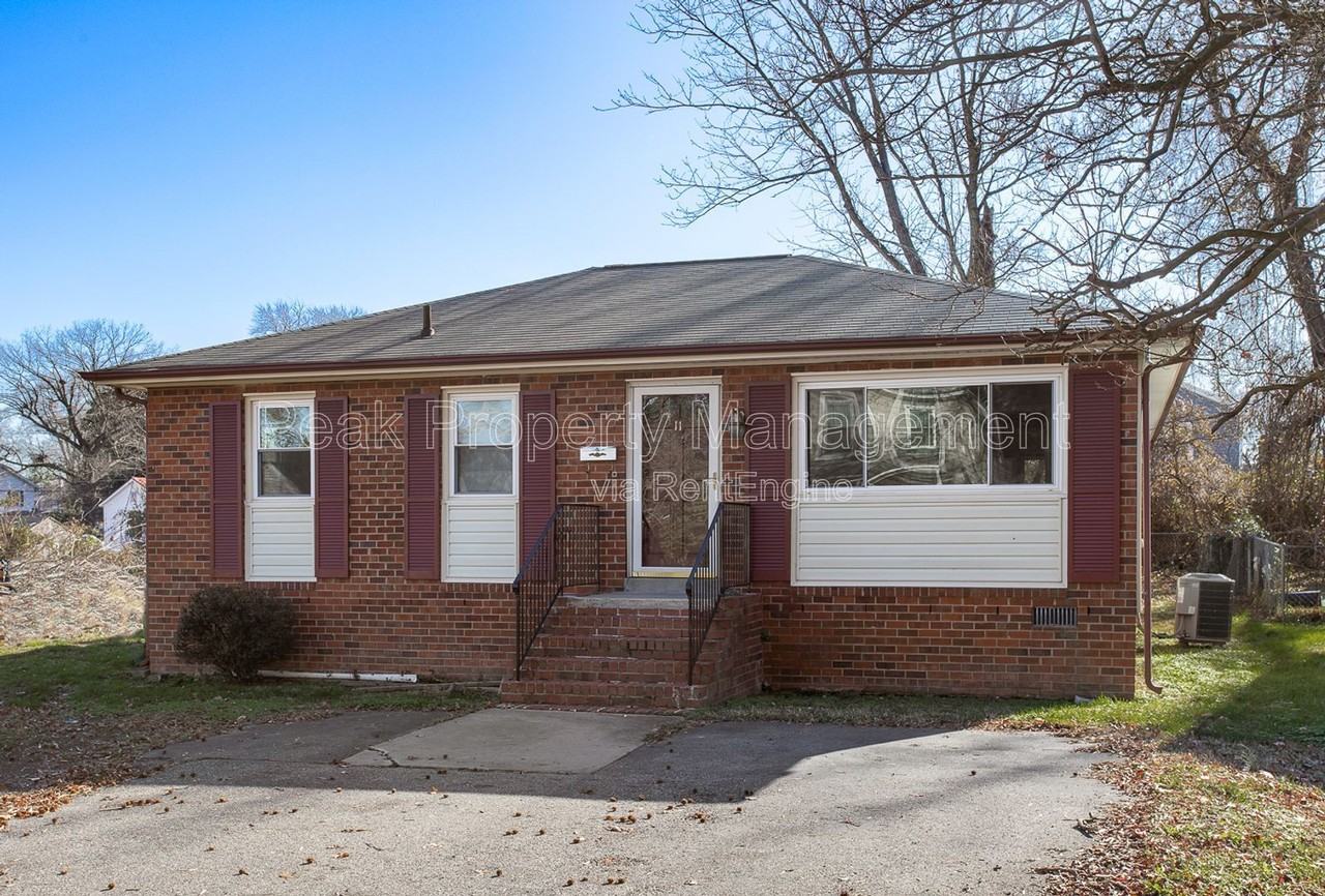 11 N Fern Ave - Photo 3 of 16