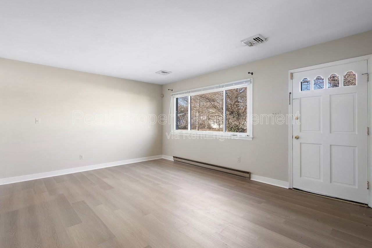 11 N Fern Ave - Photo 5 of 16