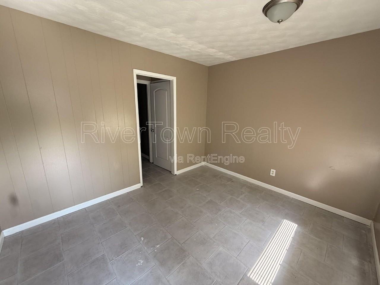 3692 Irma St - Photo 2 of 17