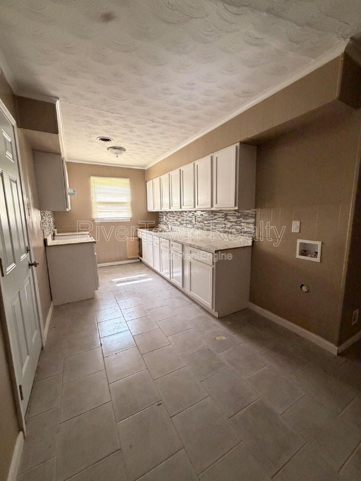 3692 Irma St - Photo 6 of 17
