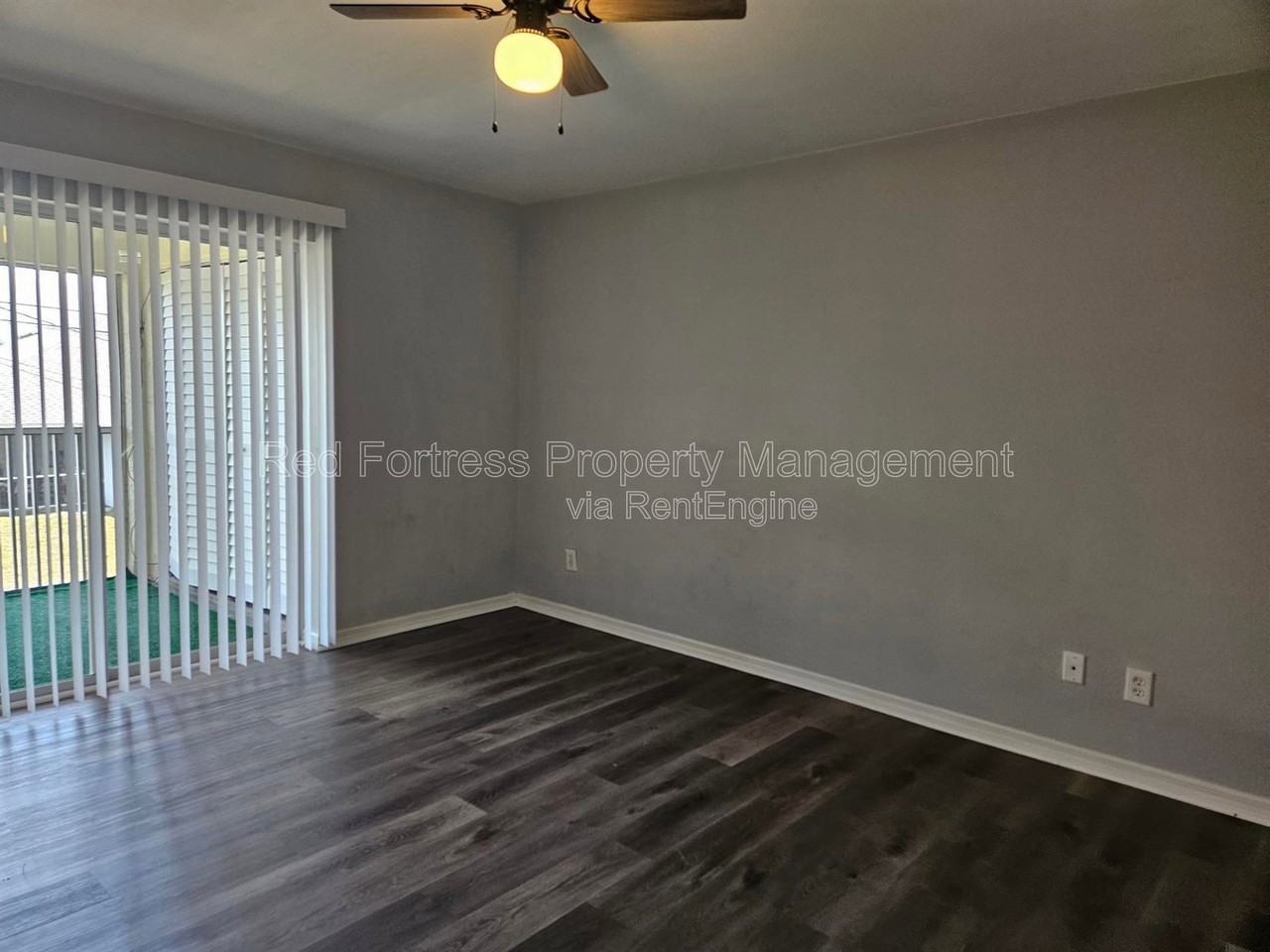 1016 Sw 47th Ter #202 - Photo 5 of 9