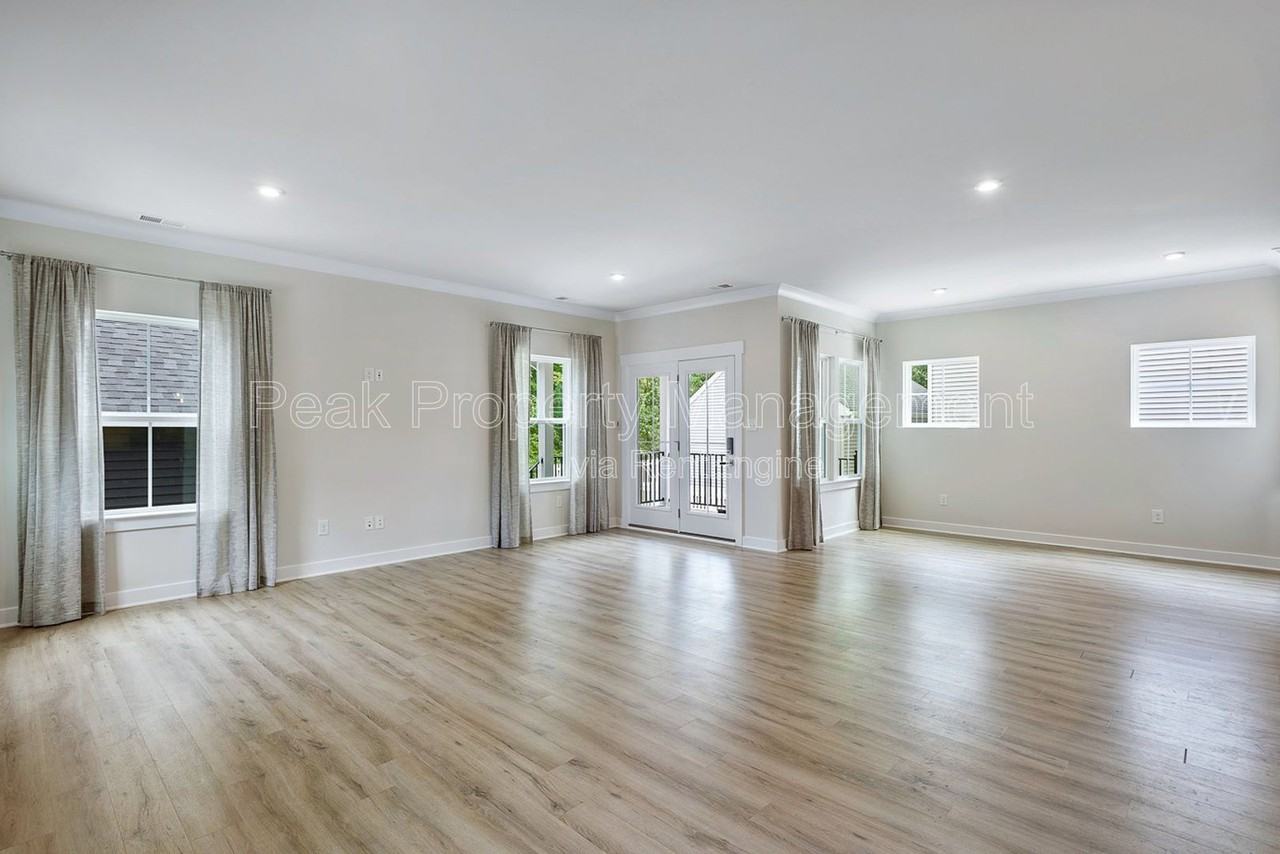 1633 Bilder Ct - Photo 6 of 35