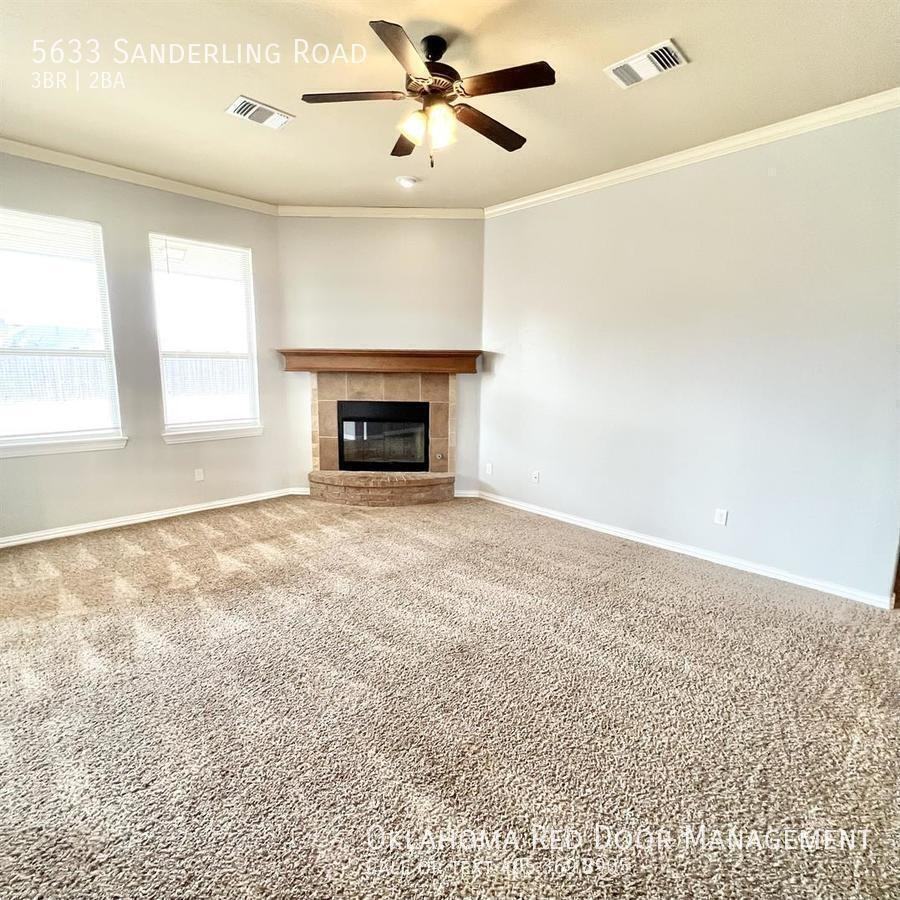 5633 Sanderling Rd - Photo 5 of 19