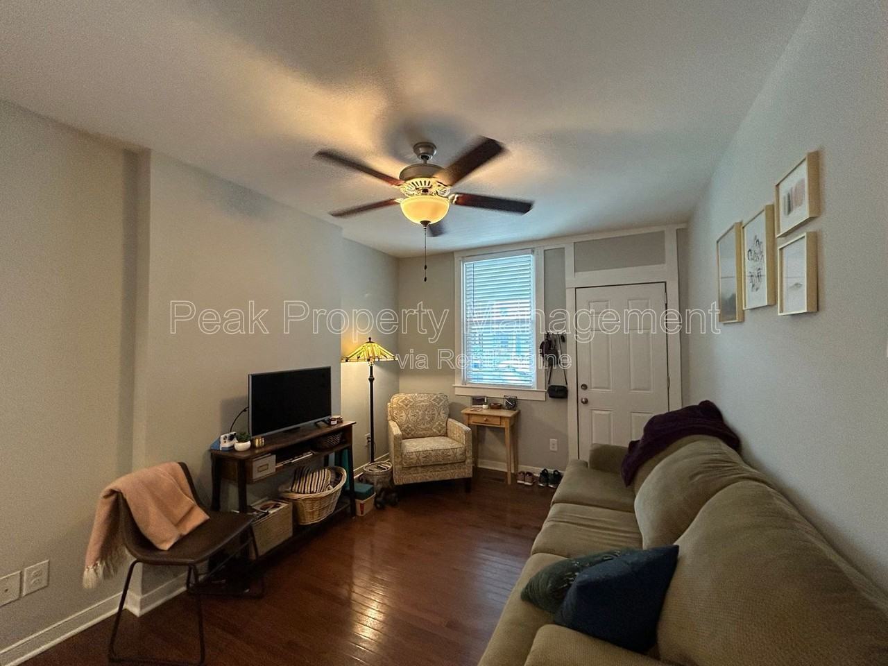 617 N 32nd St #B - Photo 5 of 9