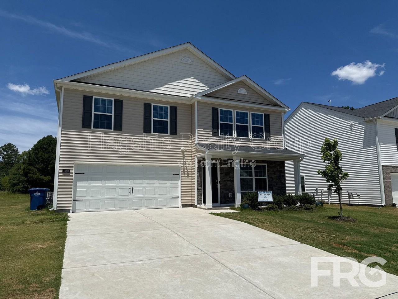 1028 Riverstone Dr - Photo 3 of 50