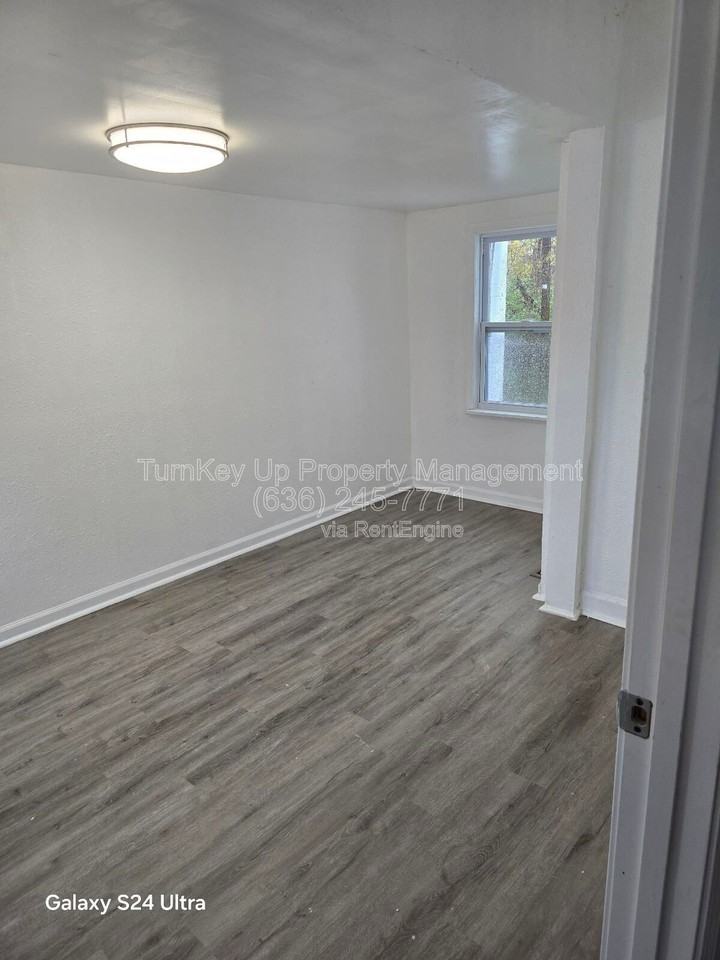910 Disco Dr - Photo 6 of 10