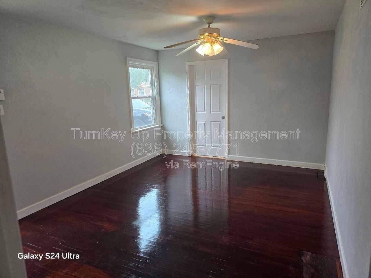 910 Disco Dr - Photo 7 of 10