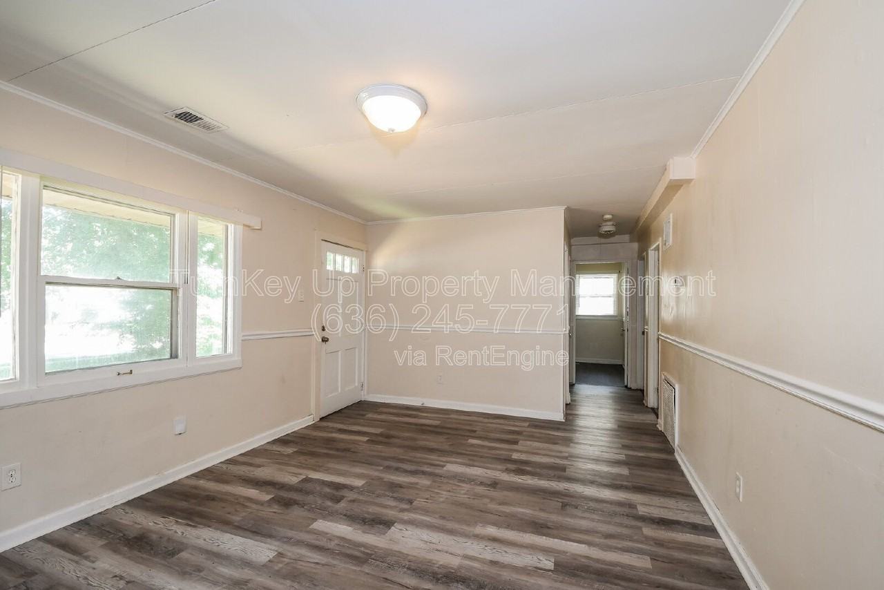 110 Paul Ave - Photo 4 of 17