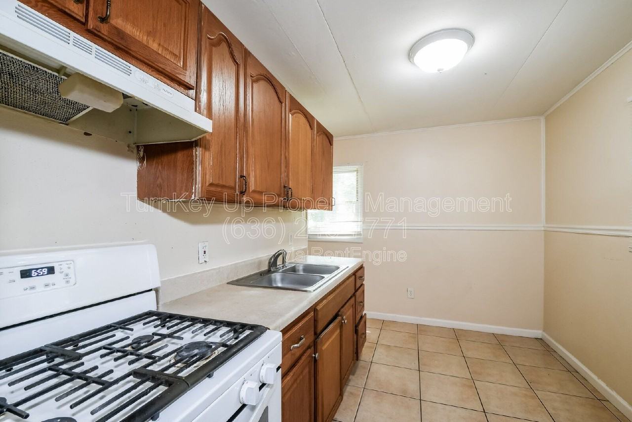 110 Paul Ave - Photo 6 of 17
