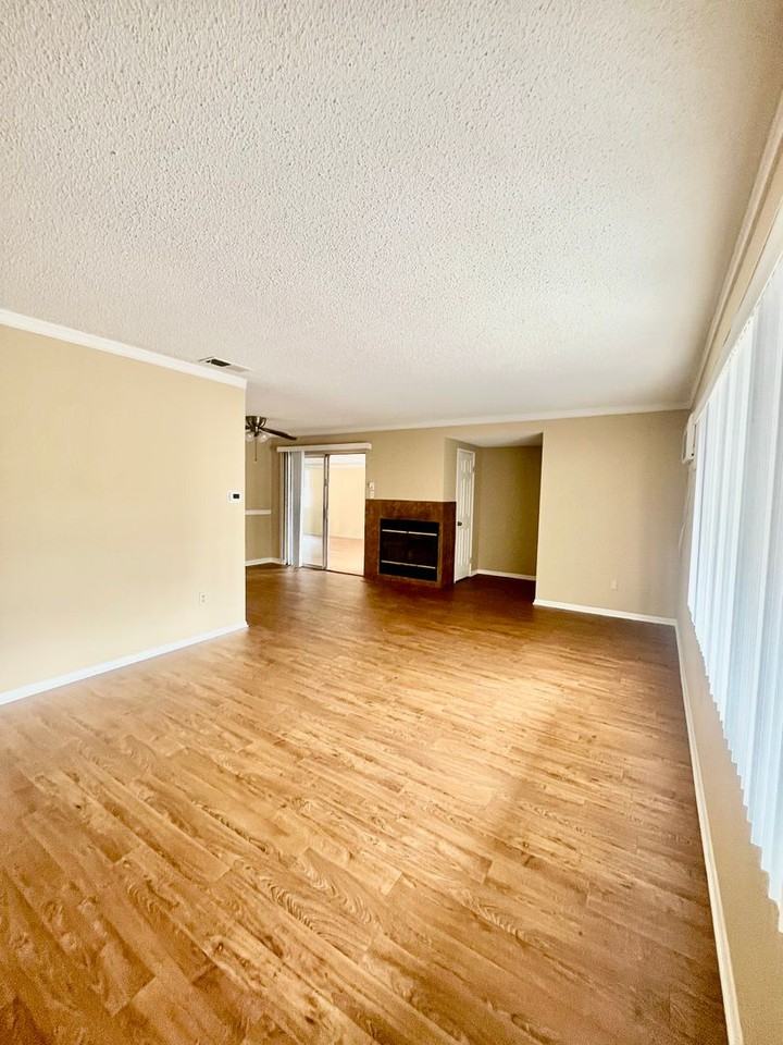 2759 College Blvd - Photo 2 of 24