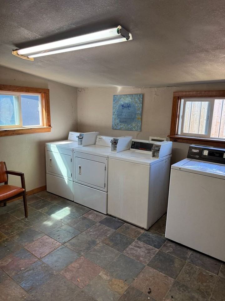Lakeside Bungalows 1 - Photo 4 of 17