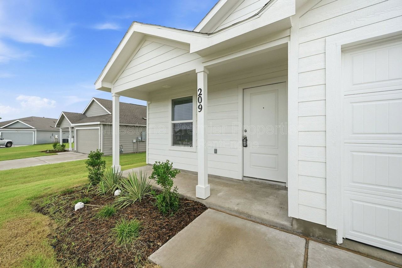 209 Cattail Ln - Photo 3 of 23