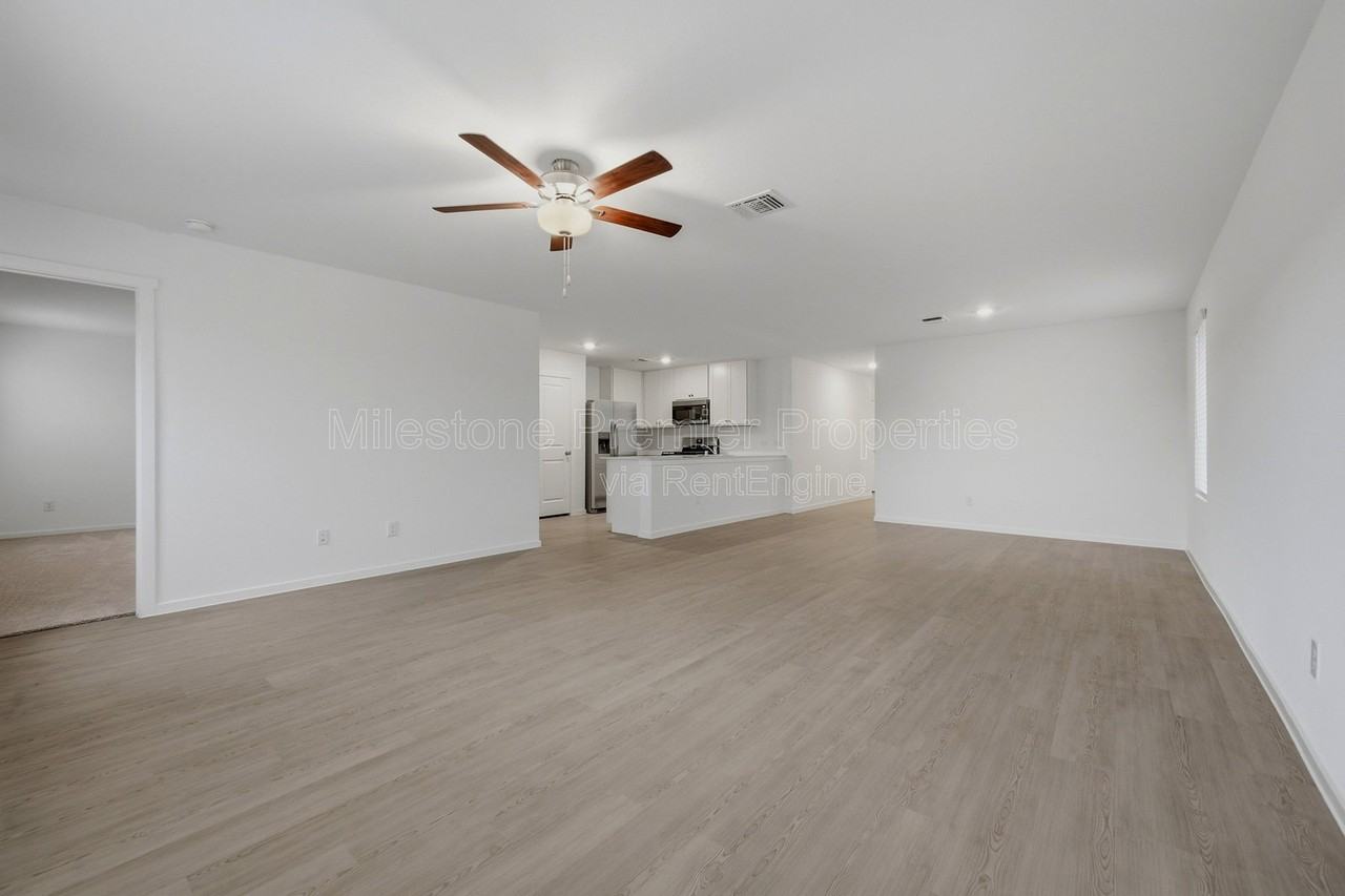 209 Cattail Ln - Photo 5 of 23