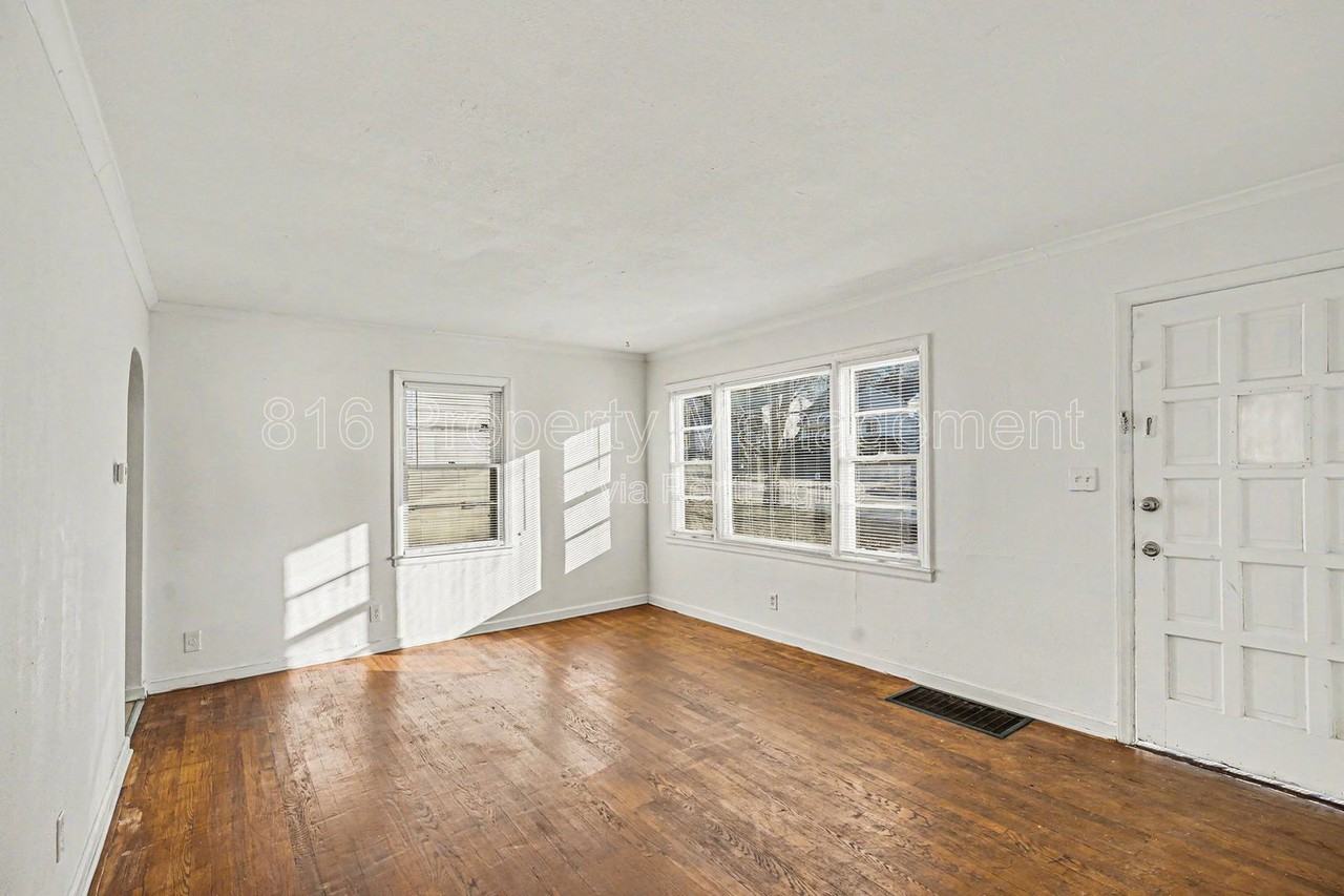 7412 Bellefontaine Ave - Photo 2 of 9