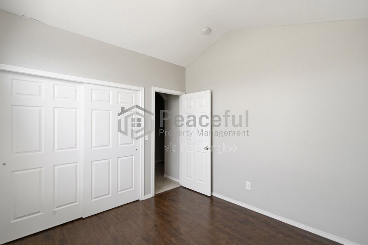 3558 S 700 E - Photo 3 of 26