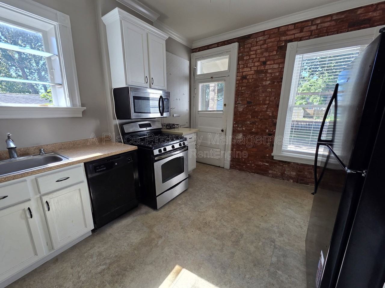 6204 Clayton Ave - Photo 5 of 11